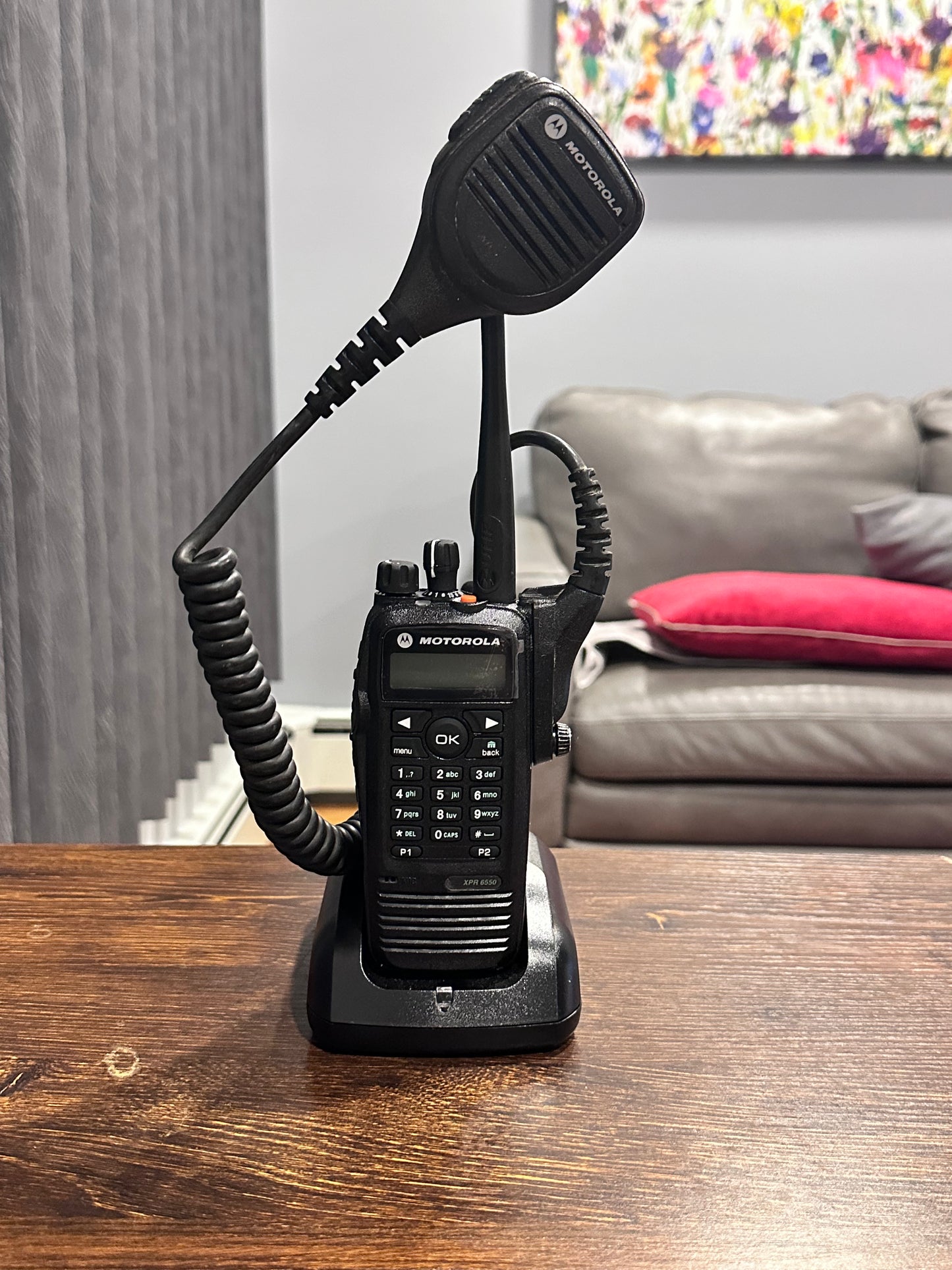 Motorola Xpr 6550 UHF 403-470 MHz Pre-Owned Starter Kit With Shoulder Mic