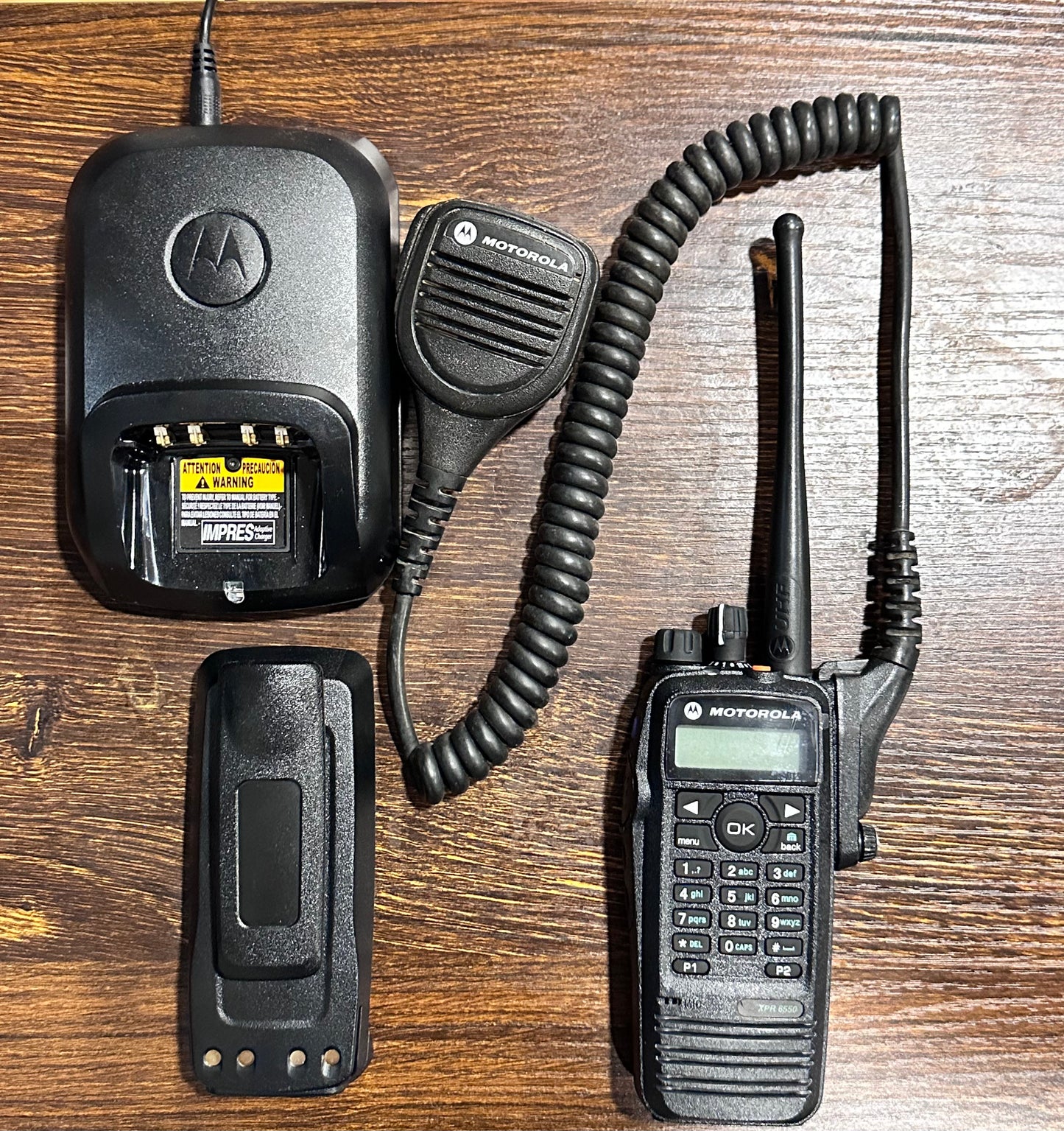 Motorola Xpr 6550 UHF 403-470 MHz Pre-Owned Starter Kit With Shoulder Mic