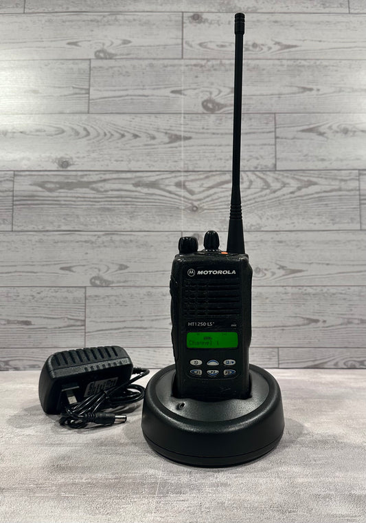 Motorola HT-1250 LS+ Pre-Owned Starter Pack (Editors Choice)