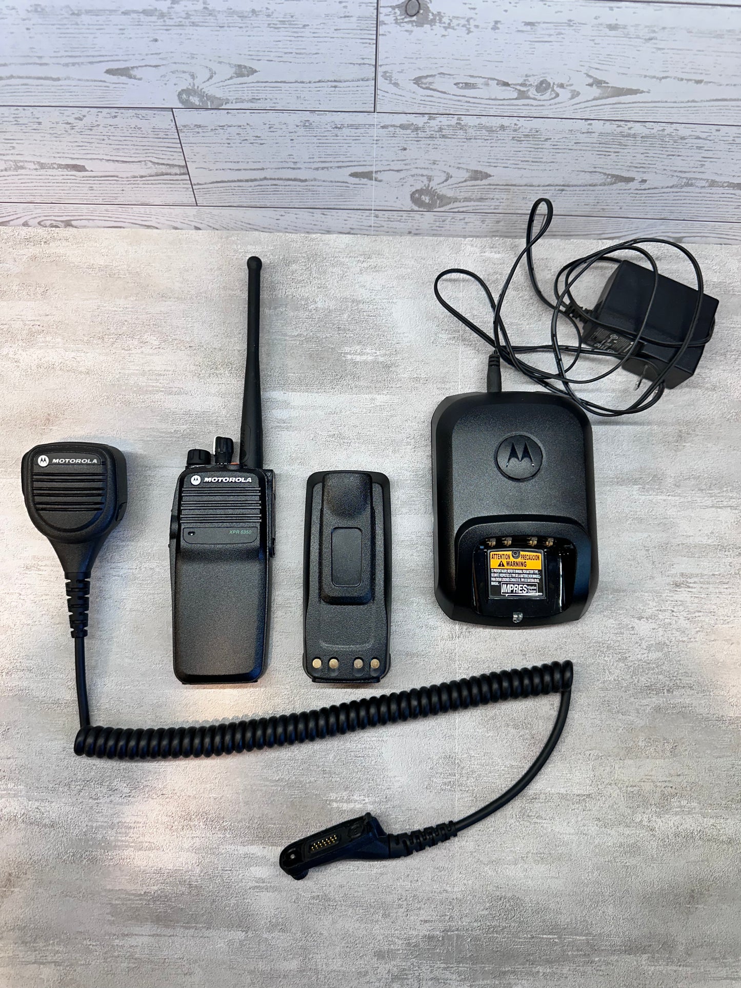 Motorola Xpr 6350 Uhf 450-512 MHz Refurbished Radio Starter Pack with Shoulder Mic