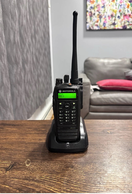 Motorola Xpr 6550 Q-Split 403-470 MHz Pre-Owned Starter Kit 1 Radio Kit Tested